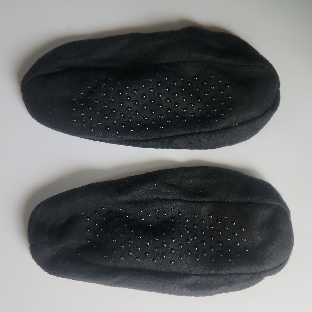 Black House shoes  slippers grippy socks